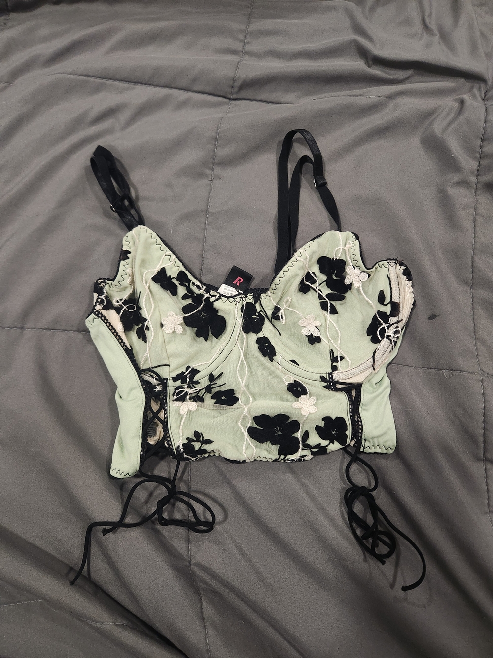 Size MEDIUM Clothing Bundle
